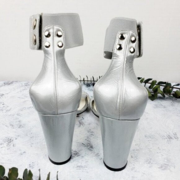 New Stuart Weitzman Chic Metallic Ankle Strap Heels Shoes size 6B - Picture 6 of 10
